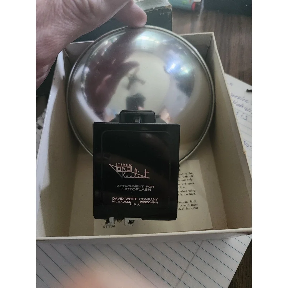 Vintage Realist Stereo Photoflash Attachment w/ Reflector
